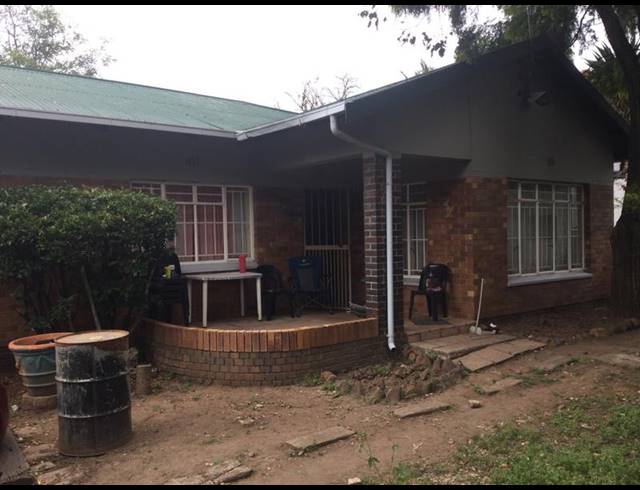 3 BEDROOM HOUSE FOR SALE IN KEW
